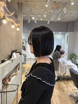ルーク バイ ヘアーポケット(Luke by hair pocket) 切りっぱなしボブと地毛風カラー