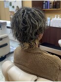 メンズハイライトカラースパイラルパーマウルフカットメンズヘア