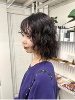 ホワイトルーム(White Room) レイヤーウルフ/パーマ/黒髪