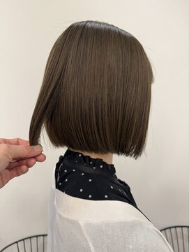リリアーナ(LILIANA) 池袋 切りっぱなし ミニボブ オリーブベージュ♪