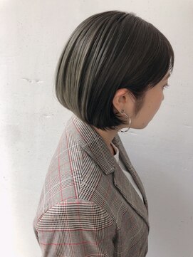 シュリット(schritt) ブリーチカラー カーキグレージュボブ schritt mutsuki