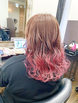 ブレイズ ザ サロン(BLAZE THE SALON) 濡れ波ウェーブ明るめ赤味ピンクグラデーション【BLAZE 大庭】