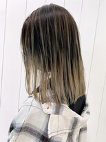 アイティー バイ アルバム 中野店(IT by ALBUM) カーキベージュニュアンスカラーくびレイヤー_ba328462