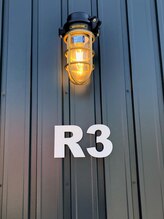 R3【アールサン】