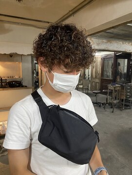 ロイジー(roijir) 【表参道　roijir】アフロ風スパイラルパーマ×オシャレパーマ