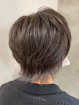 アヤラグランスパ 船橋店(AyaLA GRAN SPA) 【大須賀晴江】ブルーパールインナーカラー 外ハネショート