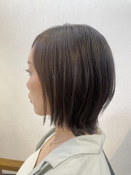 ファイブ ノーヴル カラット(5 Noble ct.) エアリーなボブ