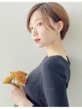 ミスグランディーヴィラス(Miss Grandee VILLAS) 丸みショート大人ツヤ感ベージュボブ