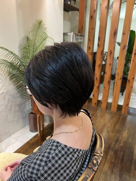 マリブ Malibu 艶のある大人なフェザーショート♪