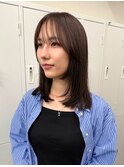 鎖骨ミディアムグレージュカラーフェイスレイヤー