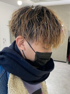 エルマーク 梅田(L-MARK) スパイラルパーマ/ツイストパーマ/メンズ/センターパート/波巻き