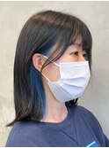 コントラストのあるブルーカラーのインナーカラー