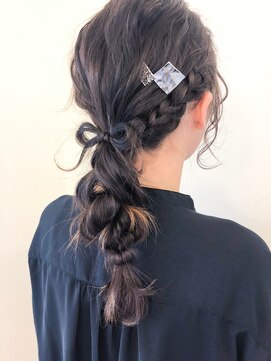 オシャマヘアー ウエスト店 編みおろしアレンジ