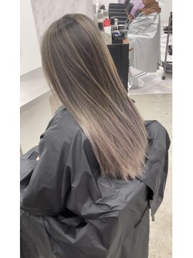 エイト 難波店(EIGHT namba) プリンが気にならない【外国人風】バレイヤージュ♪