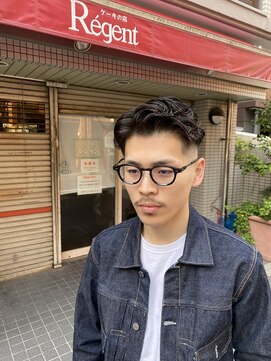 ウェルネス(Wellness) スキンフェード サイドパート ナチュラルパーマ