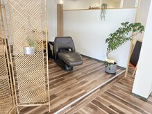 ノコ(noco)の雰囲気（落ち着いた照明のシャンプースペース）