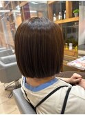 ステップボーンカットカットボブショートハイライト白髪ぼかし