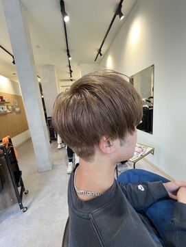 ハチマルハチ ナル 登戸店(808 nalu) ブラウンカラー/刈り上げショート/ブリーチデザイン