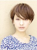 大人の分け目なしマッシュショート