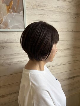 エム インターナショナル 白岡 キュート(EMU international CUTE) 大人丸みショートボブ