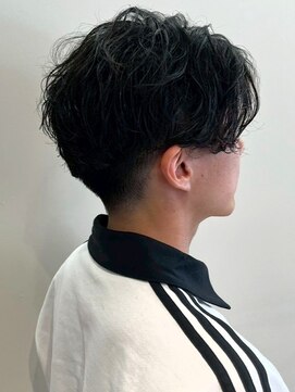 オレンジペコ(orange peco) 黒髪 ニュアンスパーマ 刈り上げ マッシュショート メンズ 20代