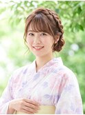 大人フェミニンな編み込みカチューシャ風シニヨンアップ