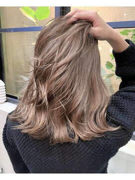 アルカナ 明治神宮前原宿(ARCANA) アッシュベージュ