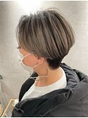 【BOND平山のサロンスタイル】くびれショートホワイティアッシュ