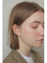 ソイリウム 下北沢(soi rium)&nbsp;センターパートストレートボブ　透明感のあるベージュ