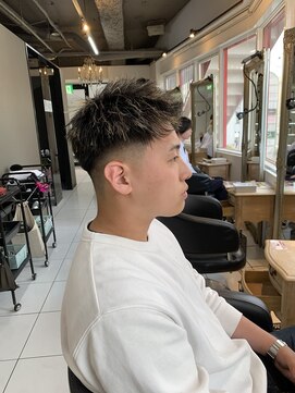 アイズ 海老名(AIZU) ジェットモヒカンフェードカットスウィングアップバングショート