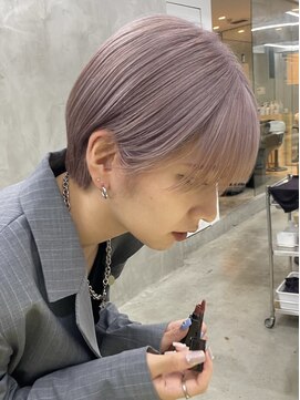 スー 渋谷(suu) 前下がりショートハンサムショートボブくびれショートハイトーン