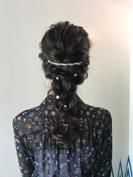 ヴァラ(VOILA)の写真/【学芸大学駅徒歩2分】早朝や時間外のご予約もお問合せください!崩れにくいセットで特別な日を華やかに＊