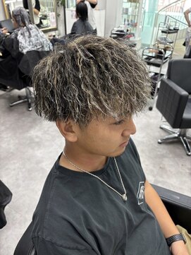メンズカット リア(Men’s cut riah) ツイストスパイラルパーマツイストパーマメンズパーマ刈り上げ