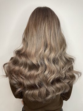 ラピス 横浜(Lapis) Hミルクティーベージュシールエクステハイライトブリーチカラー