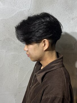 ニアウ 高崎店(Niau) 刈り上げセンターパート/波巻きツイストスパイラル/群馬高崎