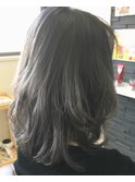 透明感のある外国人カラーグレーグラデーション