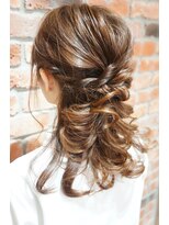 ルシア(LUCIA) ハーフアップ