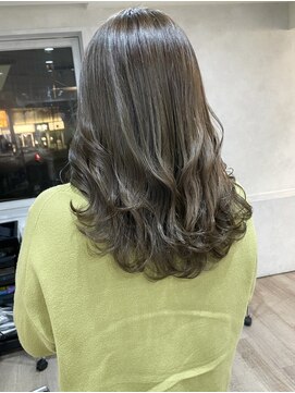 ジェム(GEM) セミロングオリーブベージュ