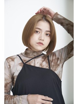 ハナビ(Hanabi) ナチュラルベージュ×ミニボブショート