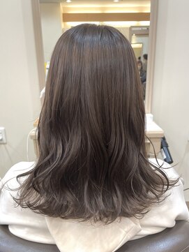 アルターリール(aL ter Rire) 黒髪/グレーベージュ/レイヤーロング/前髪パーマ /中村郁未