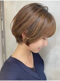 丸みショートヘアミルクティーベージュピンクベージュブリーチ