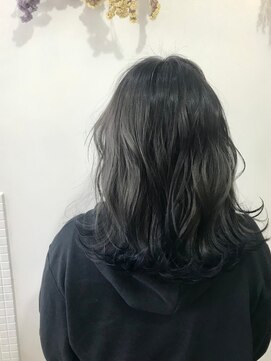 ラゴム 池袋(LAGOM) 毛先ネイビーのアッシュカラー[池袋/髪質改善]