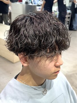 バイフィフス 天神大名(by fifth) 波巻きスパイラルパーマツイストパーマシャドウパーマメンズ眉毛