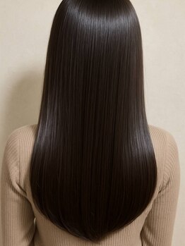 リズビー(LizBee)の写真/圧倒的艶感ストレート★LizBeeではお客様一人一人の髪質や癖を見極めて、自然な美髪に仕上げます♪