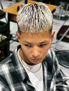 メッツ 原宿(METS) MEN'S/ハイトーン×クロップ×フェード/短髪/男髪