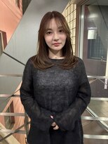 ピア ヤクイン(Pia Yakuin)&nbsp;レイヤーカット  ミディアムレイヤー