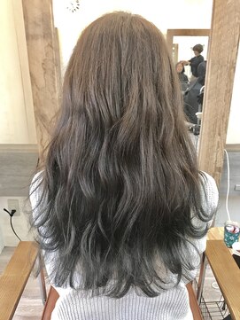 ナンバー アンフィール 渋谷(N° anfeel) グラデーショングレーアッシュ＆波ウエーブ巻き！