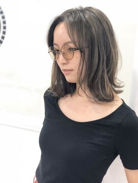 マホロ(MAHRO) ミディグレージュ