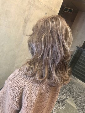 キー(key) アッシュベージュ