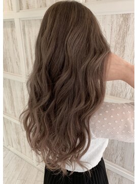 ルイス(L'wis) 柔らかベージュカラー